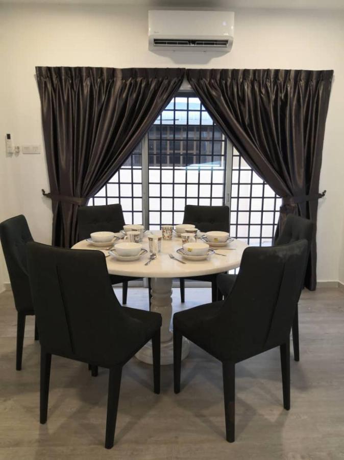 Ipoh Family Villa-Spacious Stay For 21 Or 42Pax Esterno foto